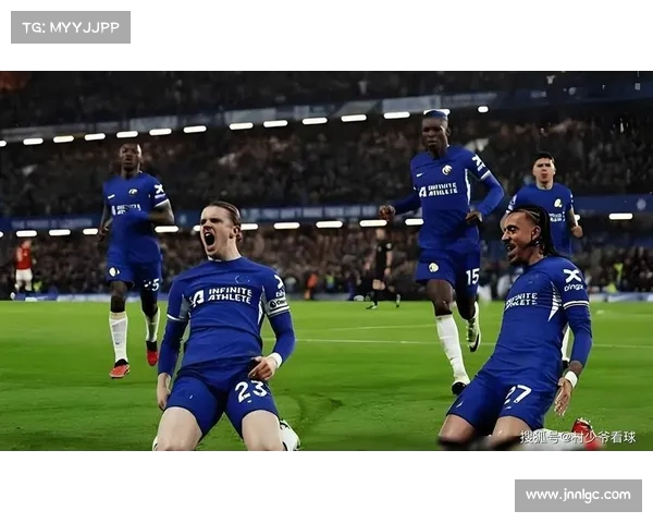 英超主帅临场指挥艺术:战术布置与即时决策对比赛胜负的关键影响 英超主帅临场指挥艺术:战术布置与即时决策对比赛胜负的关键影响